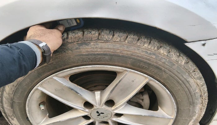 2012 Skoda Rapid AMBITION 1.6 TDI CR MT, Diesel, Manual, 2,32,423 km, tyre