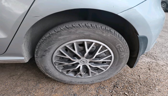 2011 Volkswagen Polo COMFORTLINE 1.2L PETROL, Petrol, Manual, 86,905 km, tyre