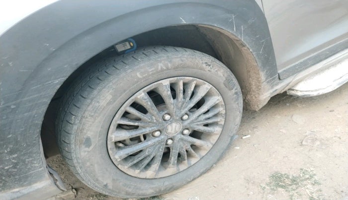 2021 Maruti XL6 ZETA MT, Petrol, Manual, 1,21,641 km, tyre