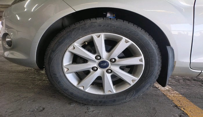 2011 Ford Fiesta TITANIUM PETROL, Petrol, Manual, 30,978 km, tyre