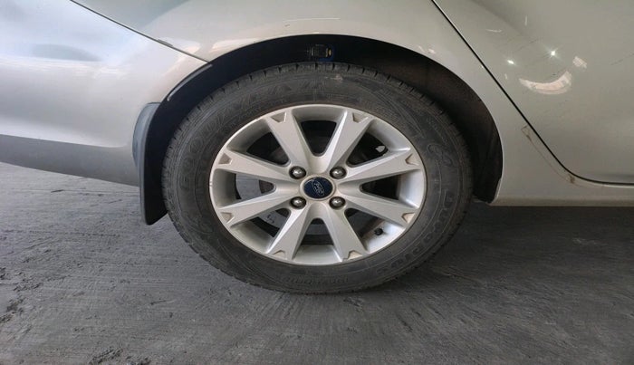 2011 Ford Fiesta TITANIUM PETROL, Petrol, Manual, 30,978 km, tyre