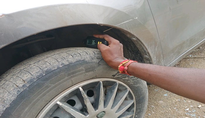 2022 Maruti Swift VXI, Petrol, Manual, 52,739 km, tyre