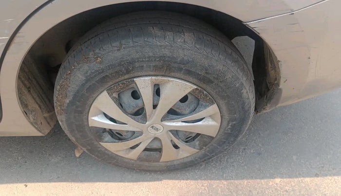 2020 Maruti Dzire VXI, Petrol, Manual, 1,15,071 km, tyre