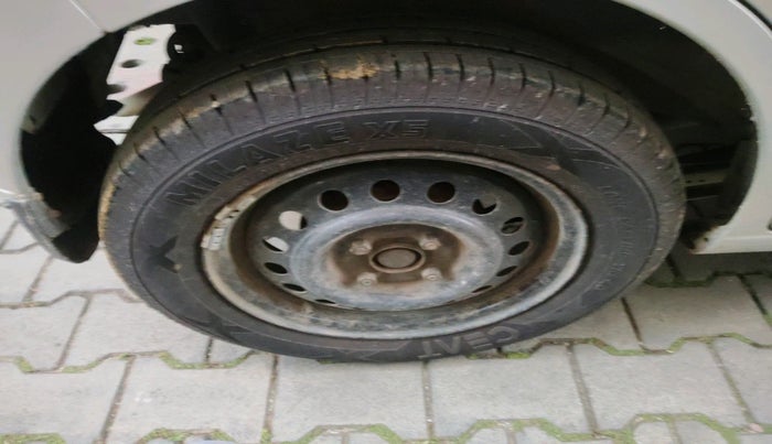 2014 Maruti Wagon R 1.0 VXI, Petrol, Manual, 26,766 km, tyre