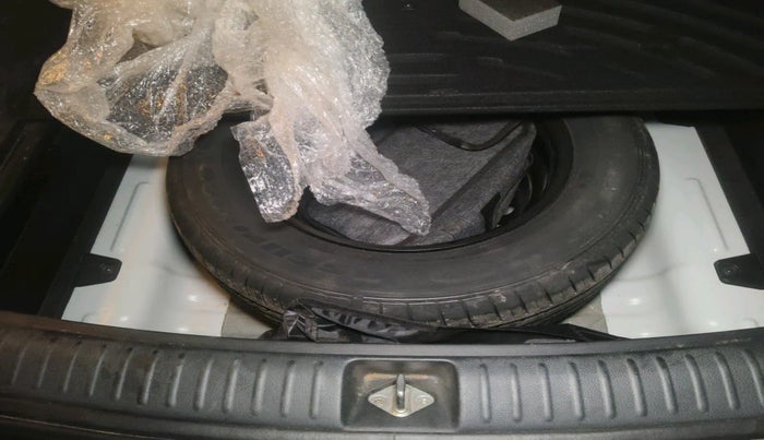 2022 KIA SELTOS HTK PLUS 1.5, Petrol, Manual, 15,000 km, tyre