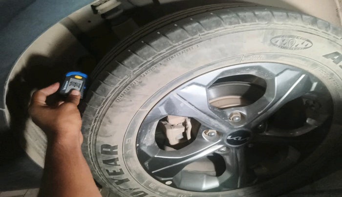 2022 KIA SELTOS HTK PLUS 1.5, Petrol, Manual, 15,000 km, tyre