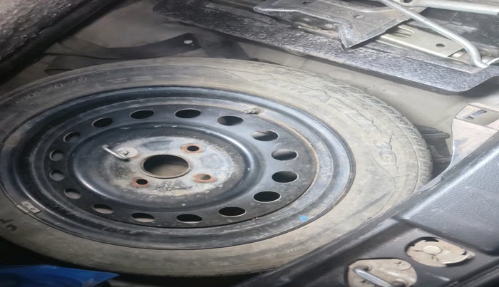 2013 Maruti Wagon R 1.0 VXI, Petrol, Manual, 40,464 km, tyre