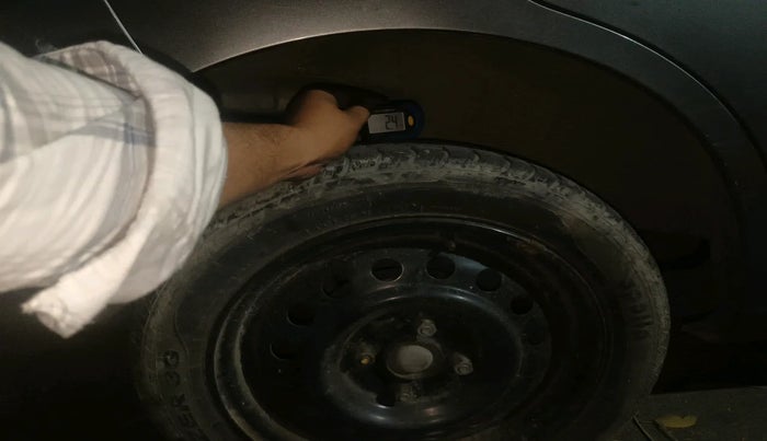 2013 Maruti Wagon R 1.0 VXI, Petrol, Manual, 40,464 km, tyre