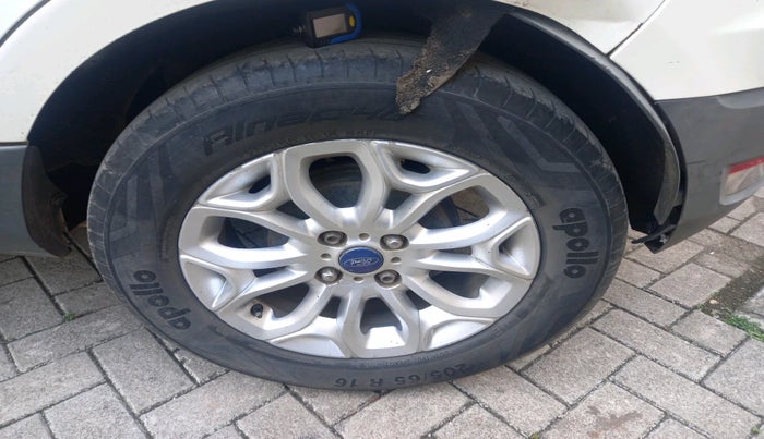 2017 Ford Ecosport TITANIUM 1.5L DIESEL, Diesel, Manual, 1,72,654 km, tyre
