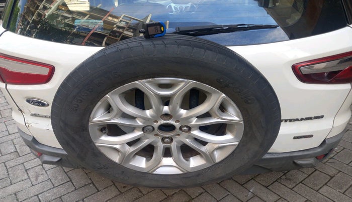 2017 Ford Ecosport TITANIUM 1.5L DIESEL, Diesel, Manual, 1,72,654 km, tyre