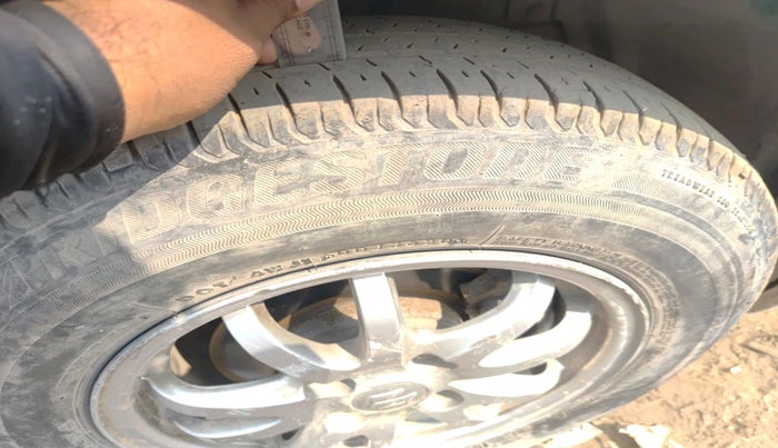 2012 Maruti Swift VXI, Petrol, Manual, 71,716 km, tyre