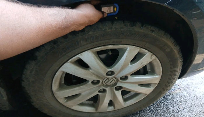 2016 Maruti Ertiga ZXI+, Petrol, Manual, 76,653 km, tyre