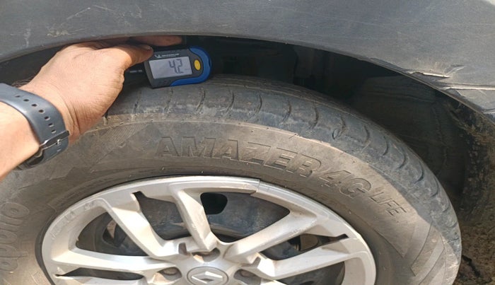 2019 Renault TRIBER RXT, Petrol, Manual, 74,650 km, tyre