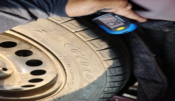 2014 Hyundai Grand i10 SPORTZ 1.2 KAPPA VTVT, Petrol, Manual, 1,07,190 km, tyre