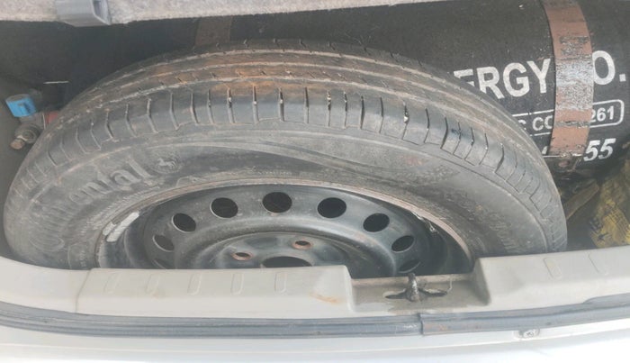 2014 Maruti Celerio VXI AMT, Petrol, Automatic, 1,22,980 km, tyre