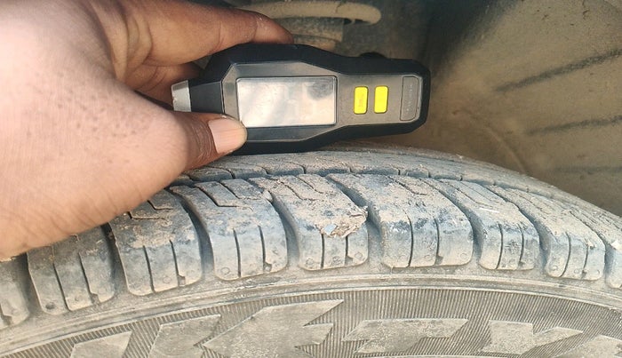 2012 Maruti Wagon R 1.0 LXI CNG, Petrol, Manual, 84,541 km, tyre