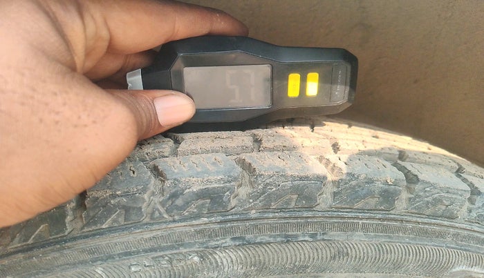 2012 Maruti Wagon R 1.0 LXI CNG, Petrol, Manual, 84,541 km, tyre