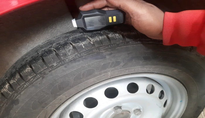 2014 Maruti Swift Dzire VXI, Petrol, Manual, 53,948 km, tyre