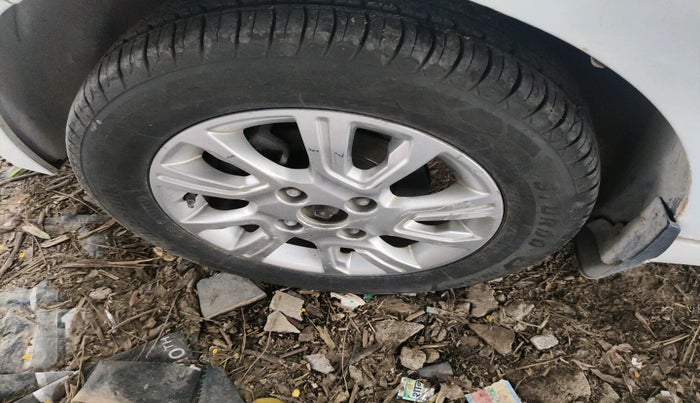 2017 Tata Tiago XZA PETROL, Petrol, Automatic, 76,603 km, tyre