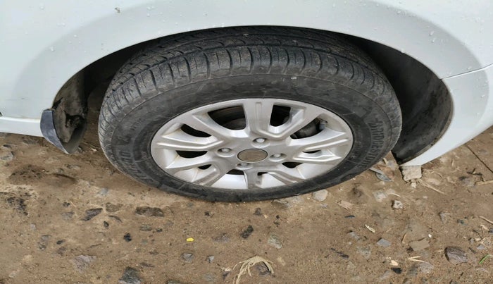 2017 Tata Tiago XZA PETROL, Petrol, Automatic, 76,603 km, tyre