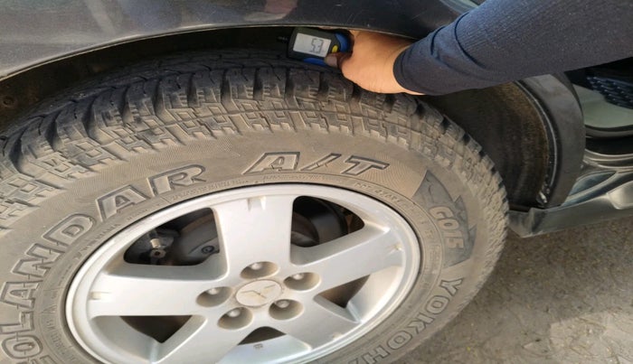 2011 Mitsubishi Outlander 2.4 MIVEC, Petrol, Automatic, 94,115 km, tyre