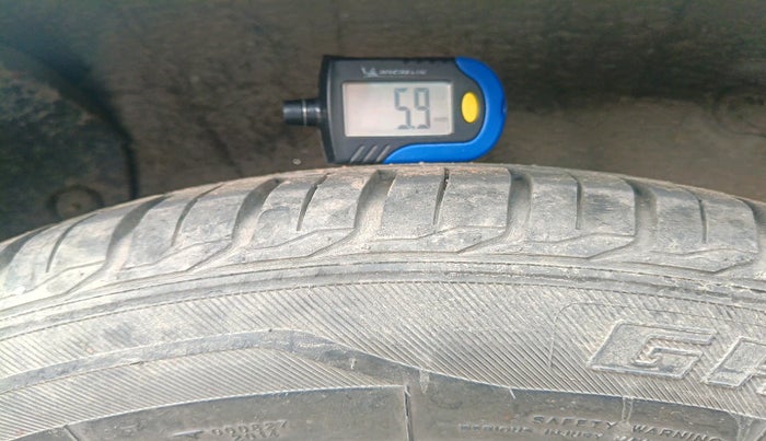 2012 Hyundai Verna FLUIDIC 1.6 VTVT SX, Petrol, Manual, 68,175 km, tyre