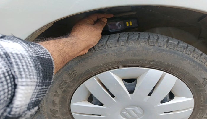 2017 Maruti Alto 800 VXI, Petrol, Manual, 28,158 km, tyre