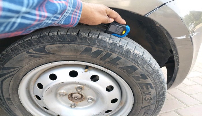 2021 Maruti Swift LXI, Petrol, Manual, 60,056 km, tyre