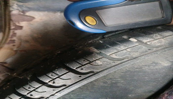 2016 Renault Kwid RXT 0.8, Petrol, Manual, 70,457 km, tyre