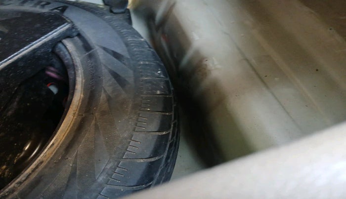 2014 Maruti Celerio VXI AMT, Petrol, Automatic, 65,207 km, tyre