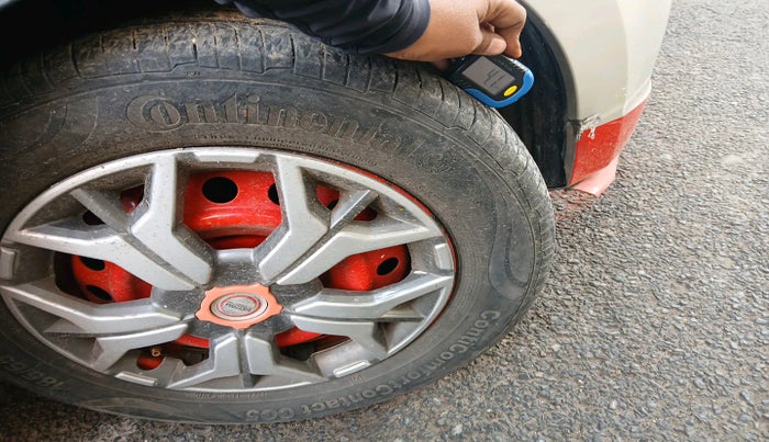 2014 Maruti Celerio VXI AMT, Petrol, Automatic, 65,207 km, tyre