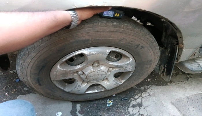 2010 Mahindra Xylo D2, Diesel, Manual, 1,15,026 km, tyre