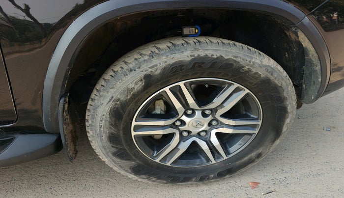 2024 Toyota Fortuner 4X2 MT 2.7 PETROL, Petrol, Manual, 13,607 km, tyre