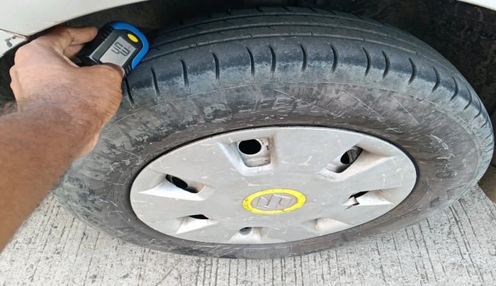 2012 Maruti Wagon R 1.0 LXI CNG, Petrol, Manual, 1,50,244 km, tyre