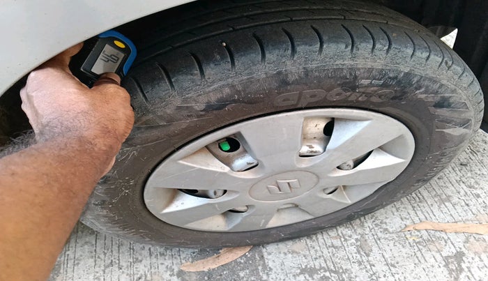 2012 Maruti Wagon R 1.0 LXI CNG, Petrol, Manual, 1,50,244 km, tyre