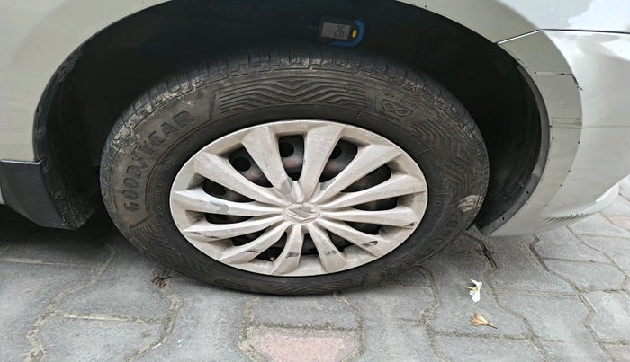 2015 Maruti Swift Dzire VDI, Diesel, Manual, 78,553 km, tyre