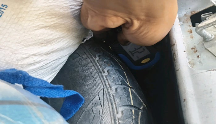 2016 Renault Kwid RXL, Petrol, Manual, 59,772 km, tyre