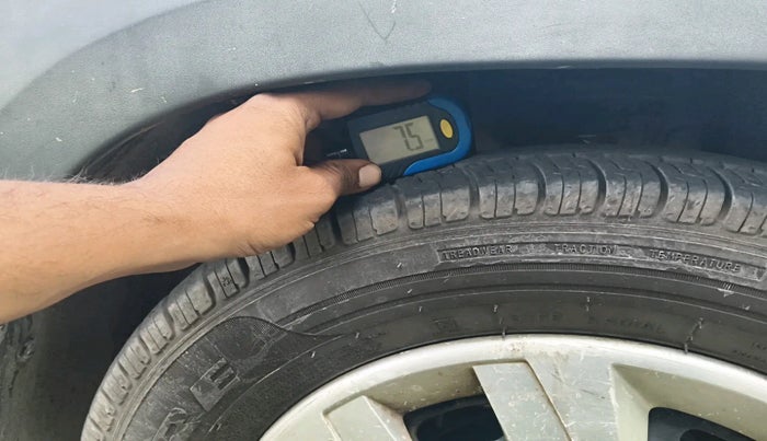 2016 Renault Kwid RXL, Petrol, Manual, 59,772 km, tyre