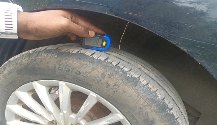 2010 Hyundai i20 ERA 1.2, Petrol, Manual, 2,01,579 km, tyre