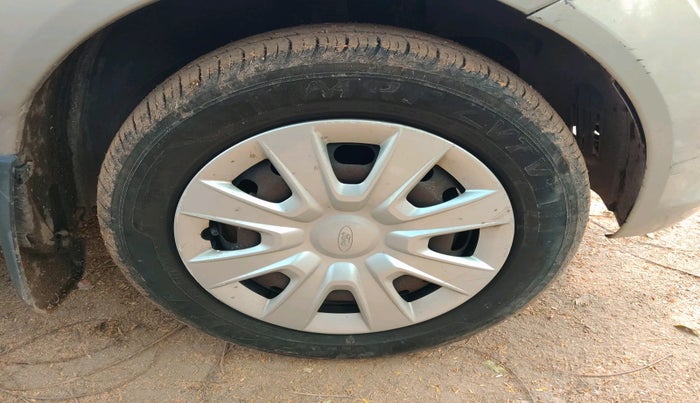 2014 Ford Figo ZXI 1.2 PETROL, Petrol, Manual, 31,229 km, tyre
