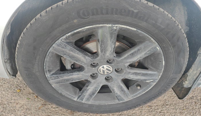 2011 Volkswagen Vento HIGHLINE DIESEL 1.6, Diesel, Manual, 1,45,574 km, tyre