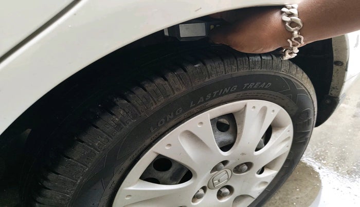 2015 Honda Amaze 1.2L I-VTEC S, Petrol, Manual, 93,208 km, tyre