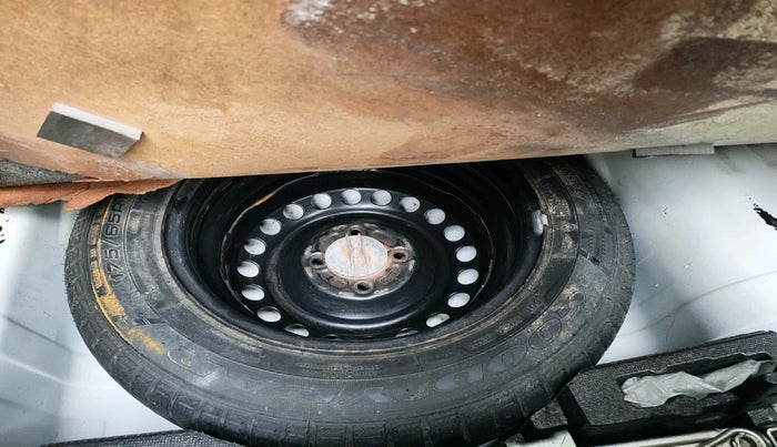 2015 Honda Amaze 1.2L I-VTEC S, Petrol, Manual, 93,208 km, tyre