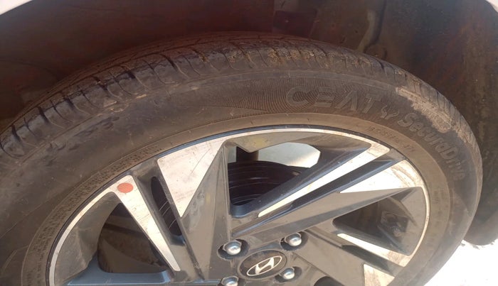 2024 Hyundai NEW I20 Sportz (O) 1.2 IVT, Petrol, Automatic, 22,239 km, tyre