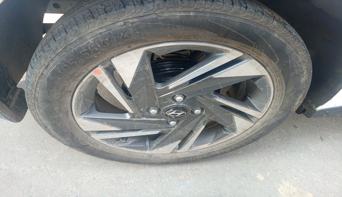 2024 Hyundai NEW I20 Sportz (O) 1.2 IVT, Petrol, Automatic, 22,239 km, tyre