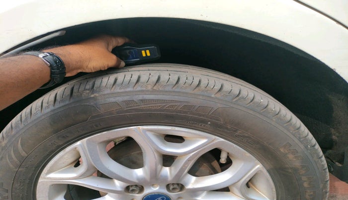 2014 Ford Ecosport TITANIUM 1.5L DIESEL, Diesel, Manual, 2,67,493 km, tyre