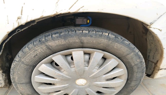 2015 Maruti Alto K10 LXI CNG, Petrol, Manual, 1,96,934 km, tyre