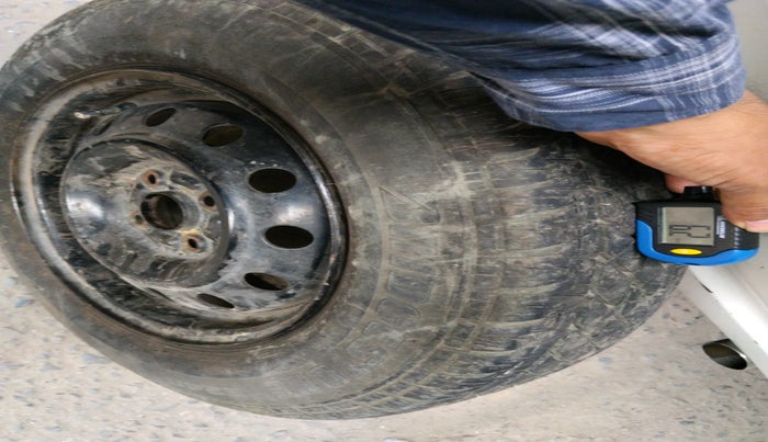 2010 Maruti Swift Dzire VXI, Petrol, Manual, 71,506 km, tyre