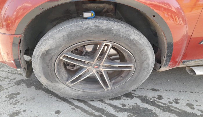 2013 Mahindra XUV500 W8, Diesel, Manual, 96,253 km, tyre