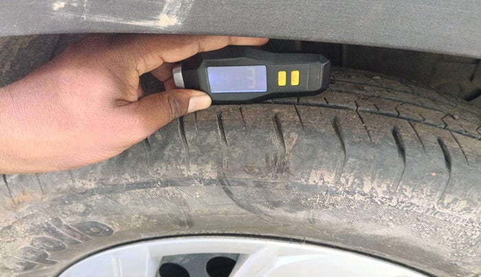2023 Hyundai Creta E 1.5 PETROL, Petrol, Manual, 21,705 km, tyre